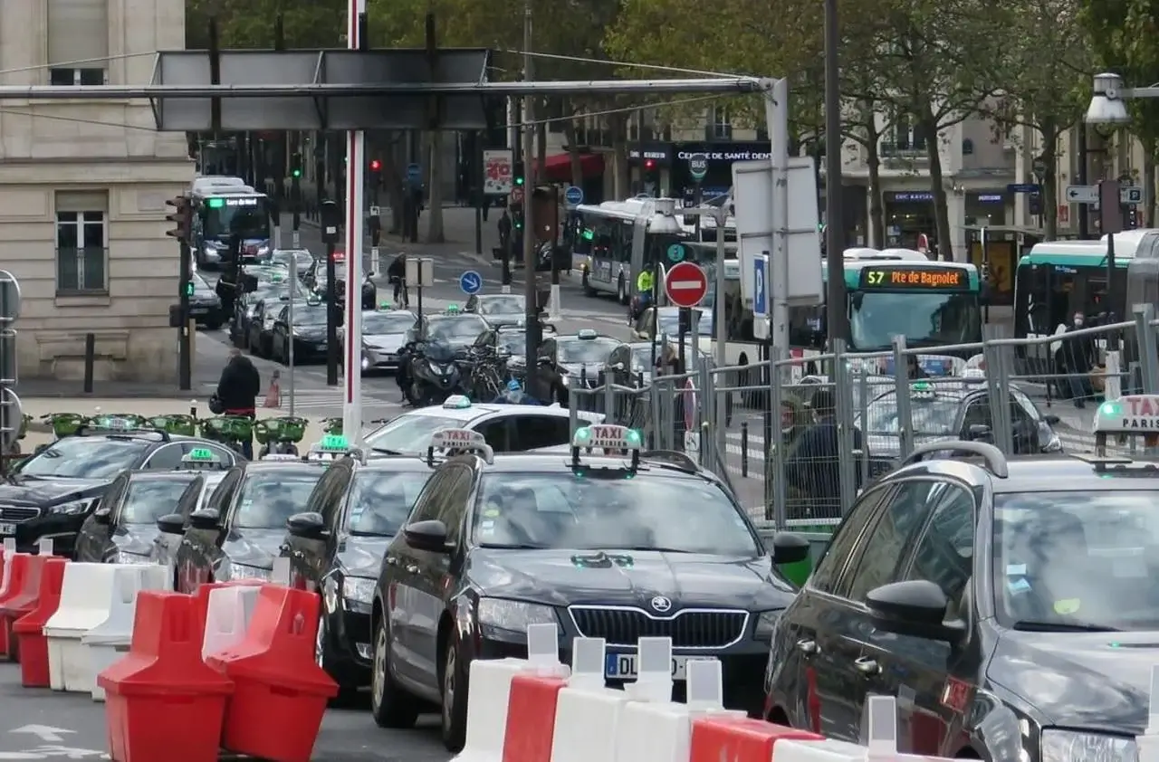 service client taxi parisien
