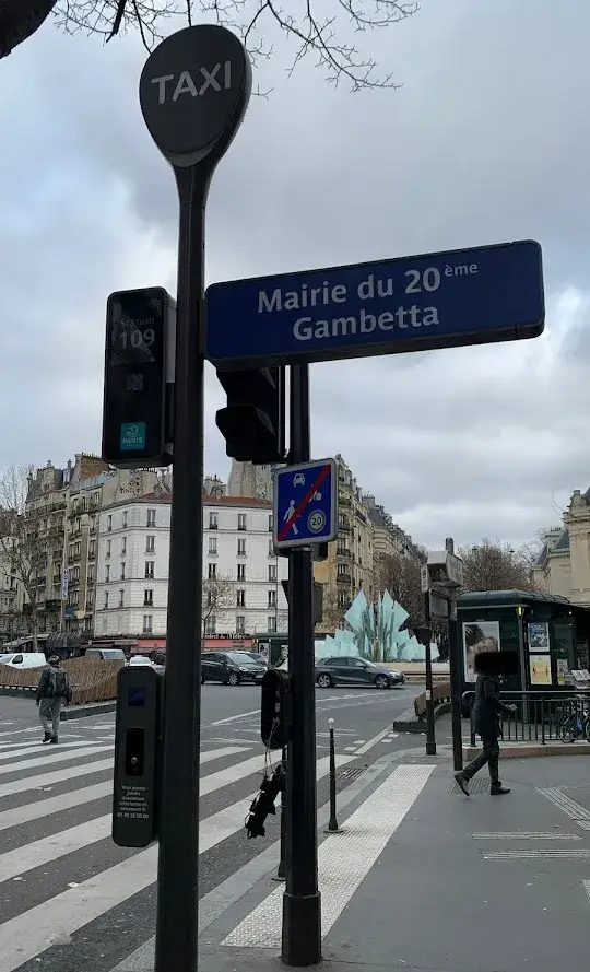 photos de station de taxi Paris 20