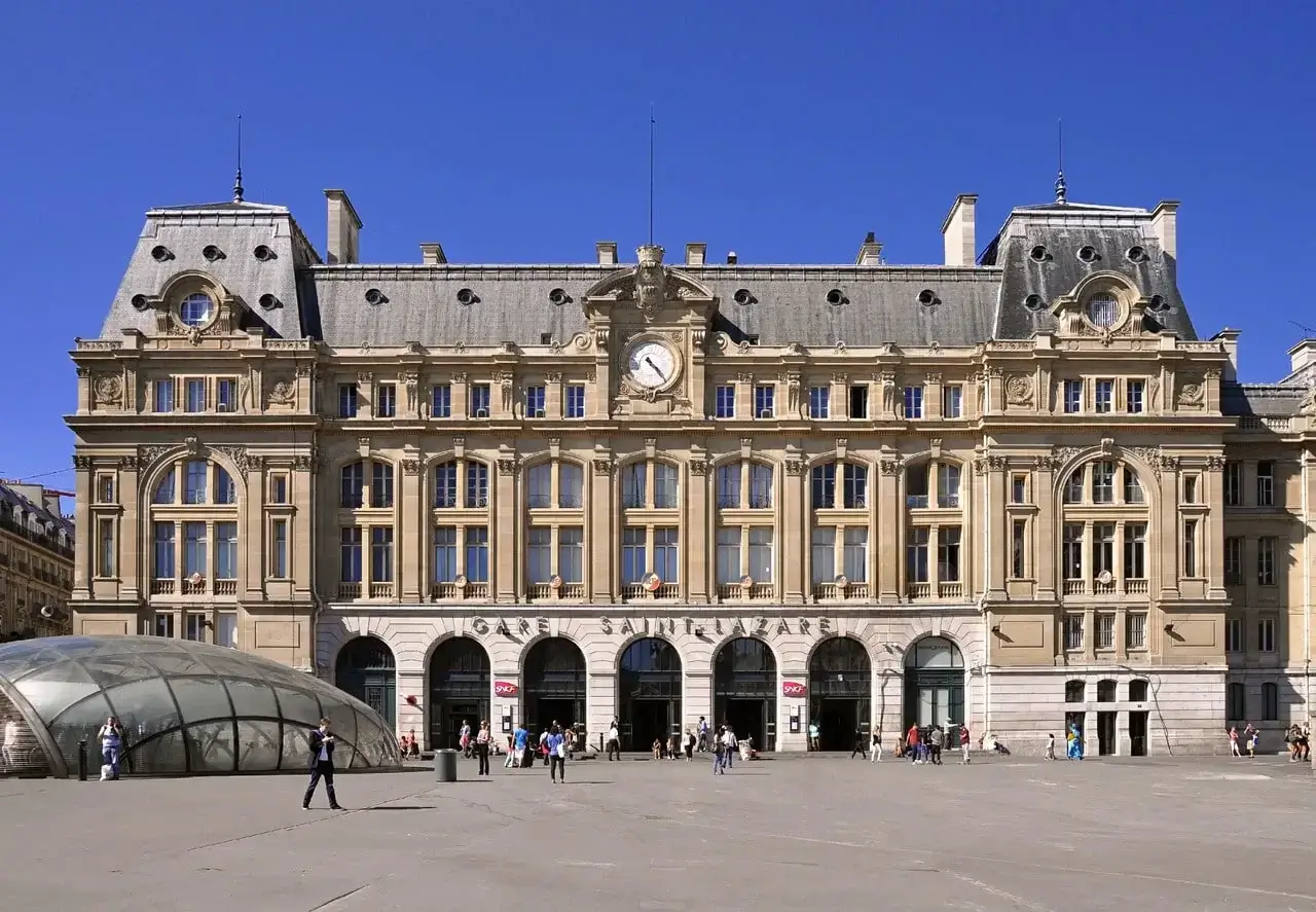 Entrée principale  Gare Paris-Saint-Lazare